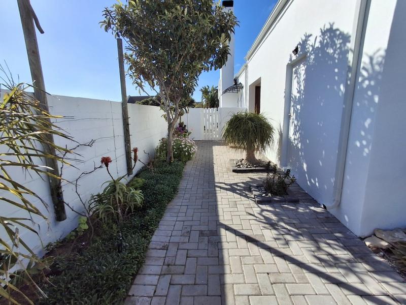 4 Bedroom Property for Sale in Golden Mile Western Cape